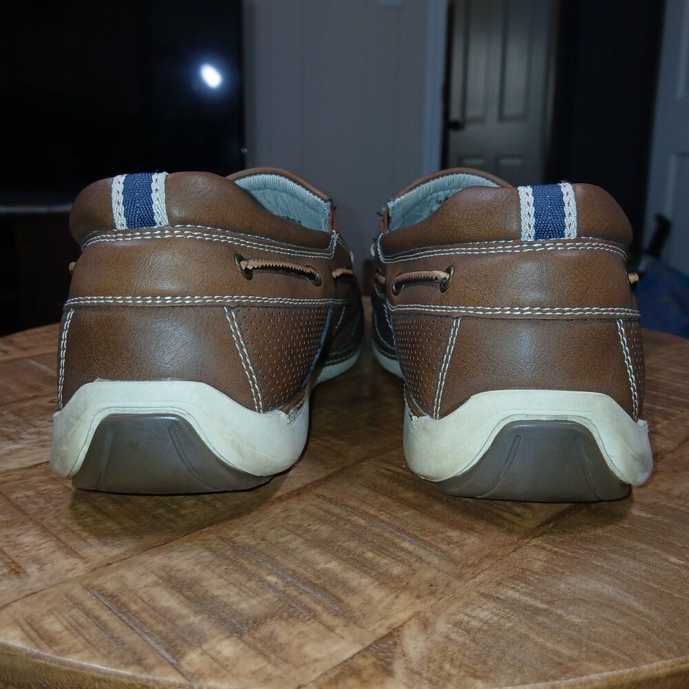 Izod Hayward mens 10.5 slip on Loafer shoes Brown Comfort Everyday Wear Work - Picture 6 of 12